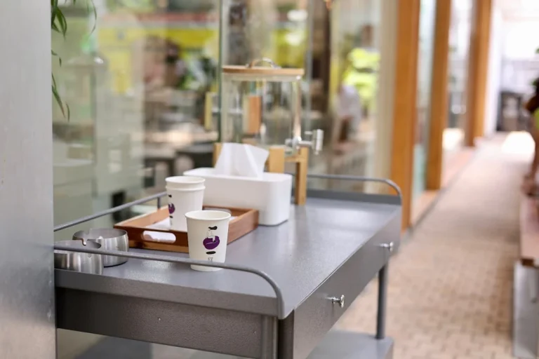 Aluminum Desk Retail Counter