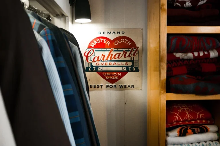 Gondola Rack Wall Shelf Store Interior
