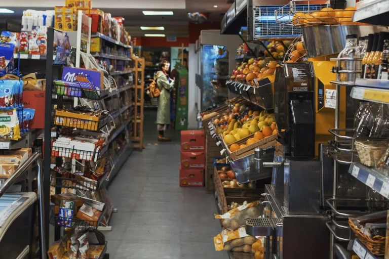 Gondola Shelving Grocery Store