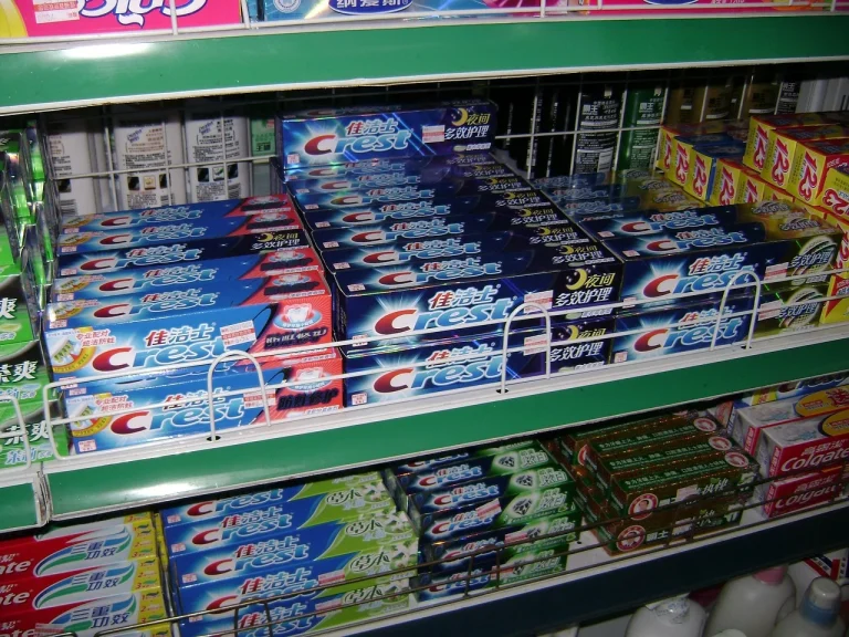 Metal Shelving Retail Display