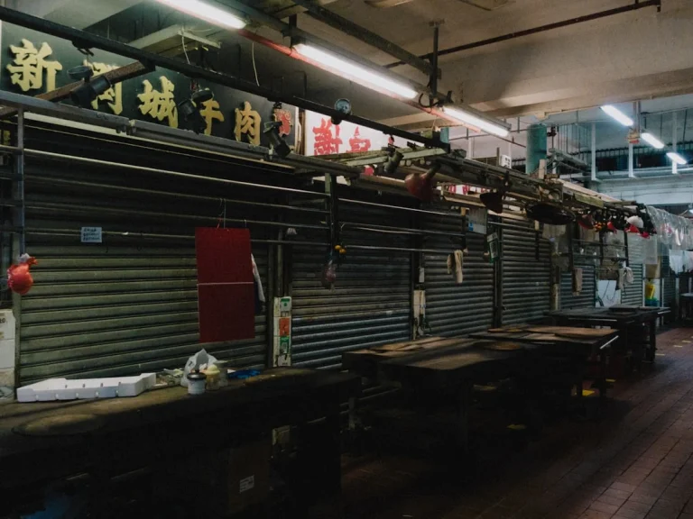 Metal Shelving Shop Fittings