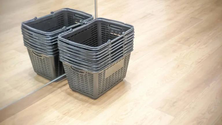 Minimarket Shelf Retail Basket