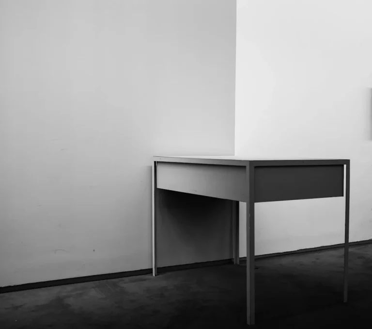 Model Dan Desain Meja Kasir Hitam Yang Digemari