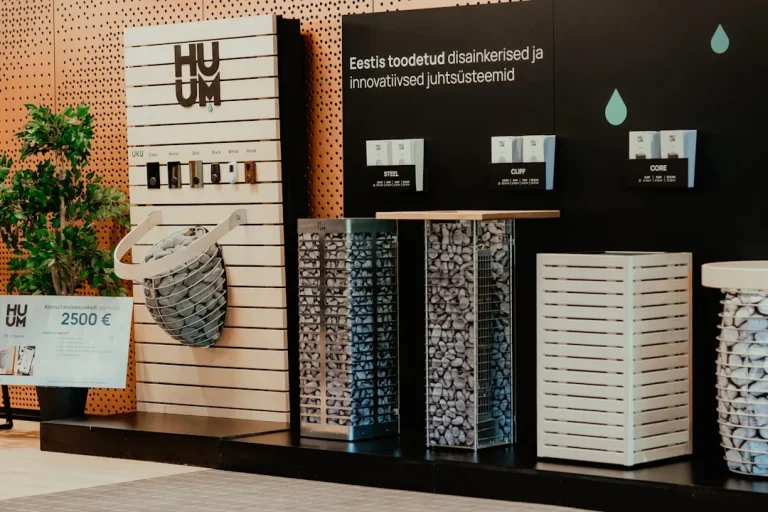 Modern Retail Metal Shelf
