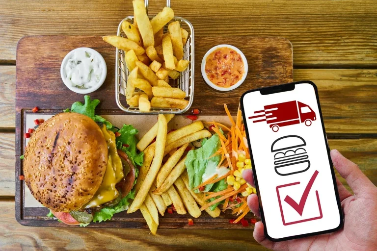 Online Shopping Delivery Box Smartphone App