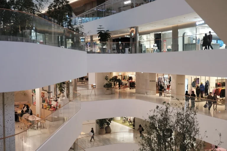 Price Tag Shopping Center