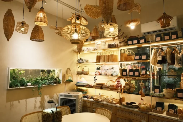 Retail Display Store Shelf