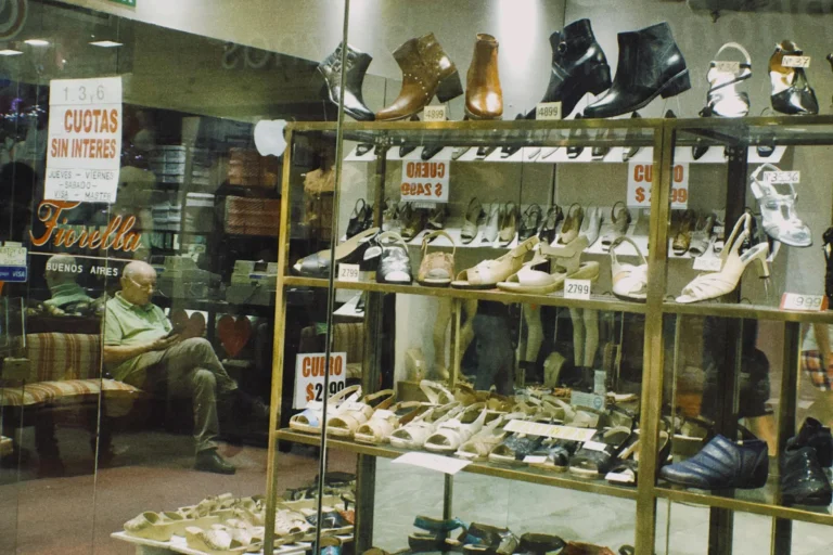 Retail Display Store Shelves
