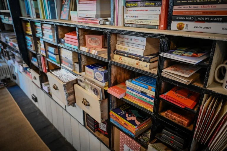 Secondhand Shelves Saving Money