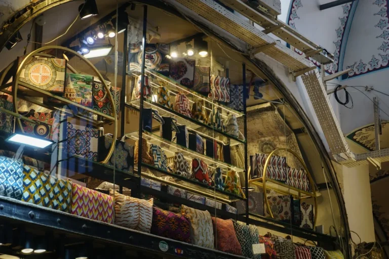 Store Interior Gondola Shelving