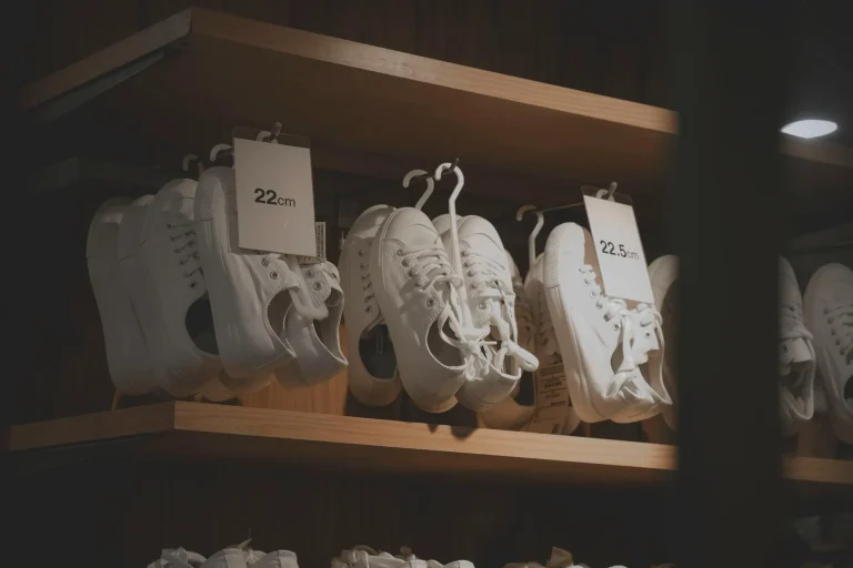 Store Interior Retail Display Shelving Unit