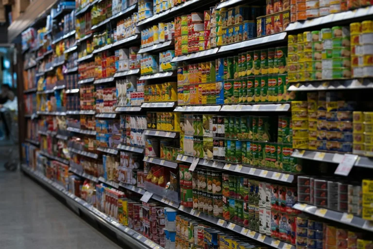 Supermarket Aisle Gondola Shelving Retail Display