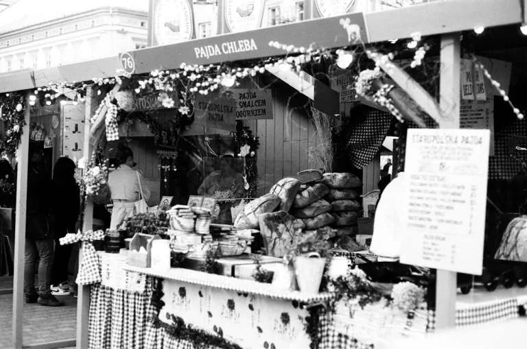 Supermarket Aisle Wall Shelving Island Display