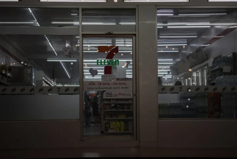 Supermarket Interior Steel Rack