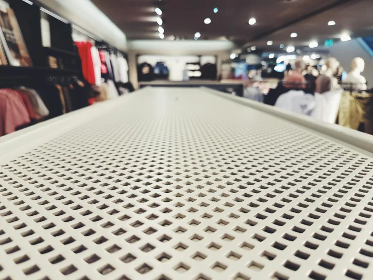 Wire Mesh Retail Shelf