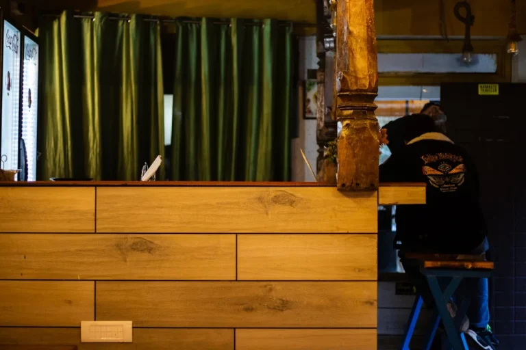 Wooden Counter Metal Desk