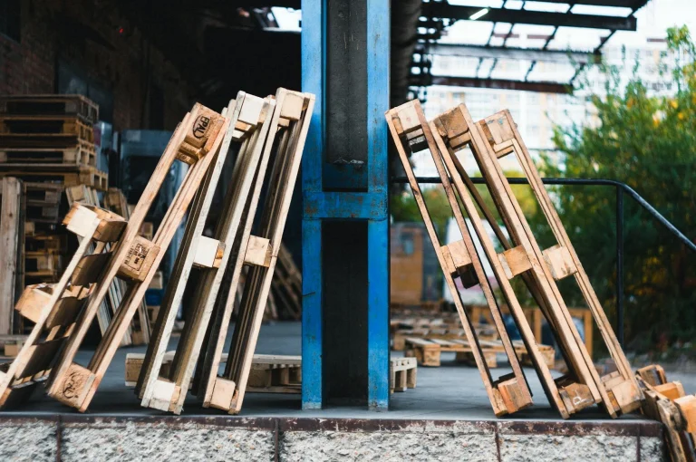 Wooden Pallet Retail Display Wooden Shelf